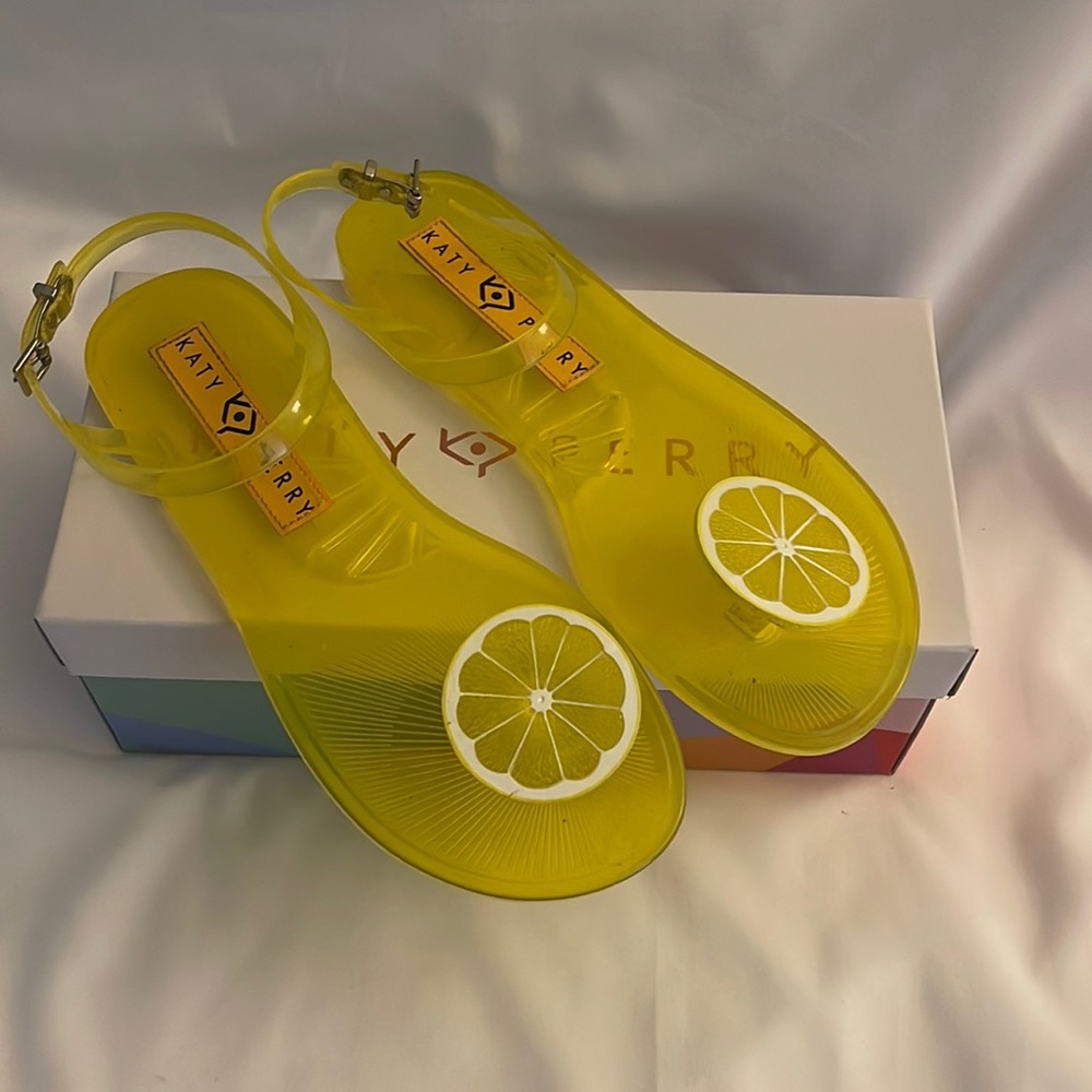 Lemons anyone! Cute Katy Perry lemon jelly sandals size 9 great condition